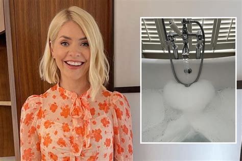 her reflection holly willoughby bath picture|Holly Willoughby quickly deletes bathtub pic after fans。